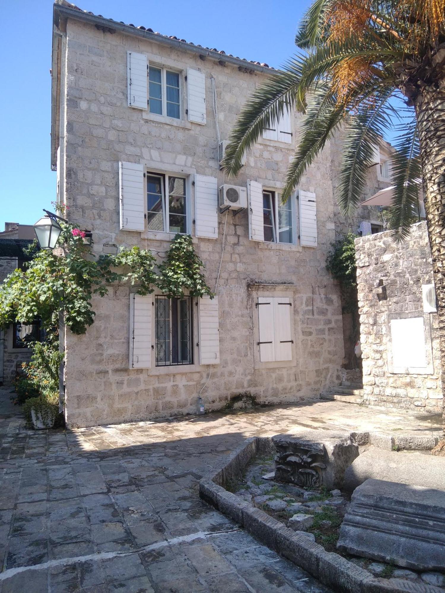 Michel Guest House Budva Eksteriør billede